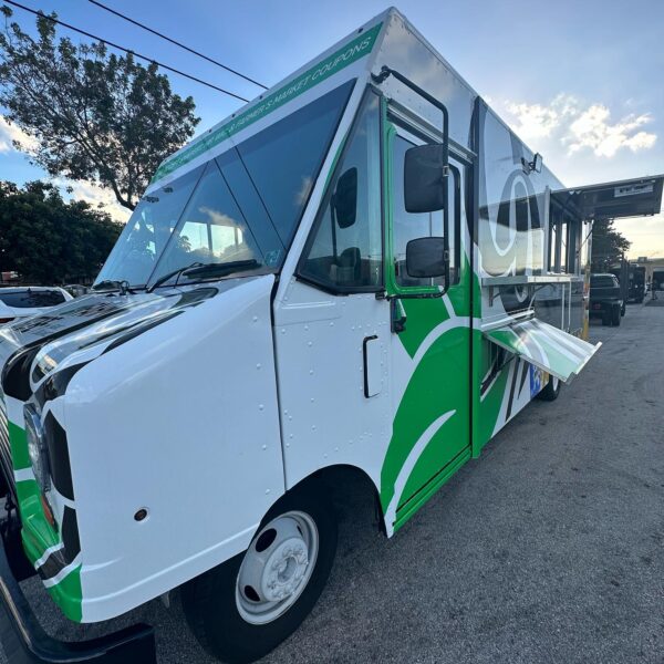 Custom 18’ Food Truck - Image 9